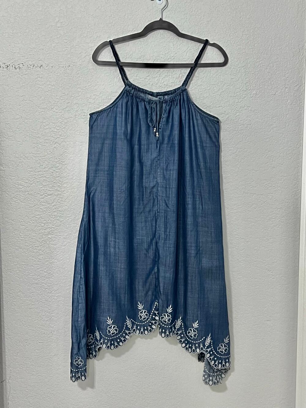 Tommy Bahama Tencel Denim Scalloped Embroidered Sundress Sz M Handkerchief Hem